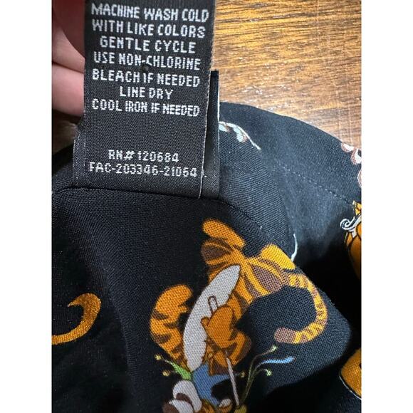 Disney Winnie The Pooh Halloween Women Large Button Her Universe All Over Print - Picture 9 of 12